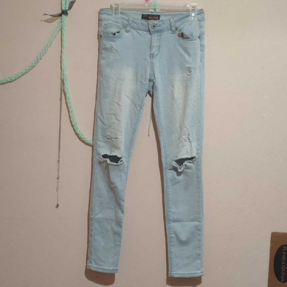 ripped skinny jeans
